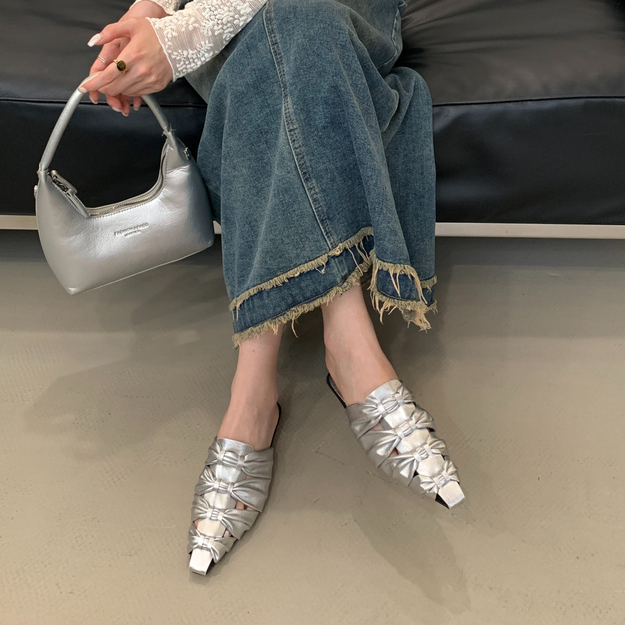 2025 New Summer Women's Closed Toe Slippers Flat Small Square Toe Fashion Roman Slippers - Image 5
