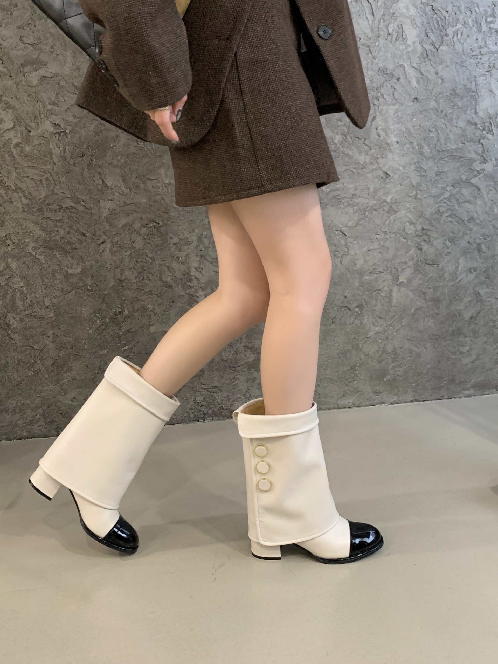 Chanel Style Round Toe Color Block Riding Boots 2025 Autumn New Trendy Chunky Heel Mid Calf Boots for Women - Image 2