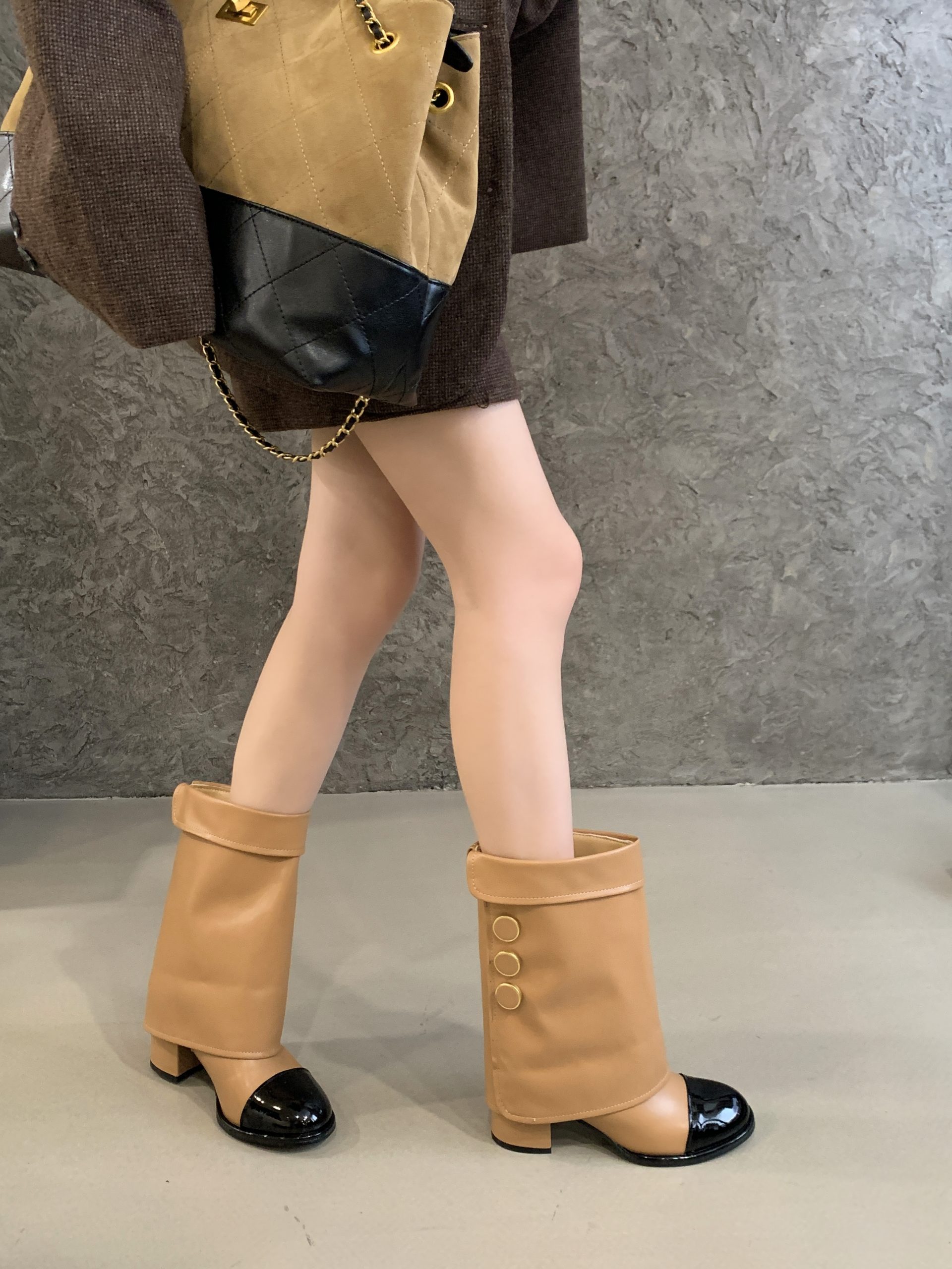 Chanel Style Round Toe Color Block Riding Boots 2025 Autumn New Trendy Chunky Heel Mid Calf Boots for Women - Image 3